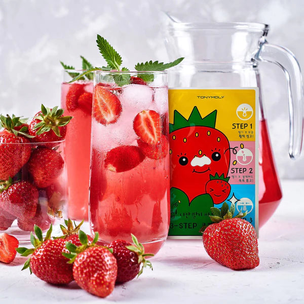 Runaway Strawberry 3-Step Blackhead Nose Pack
