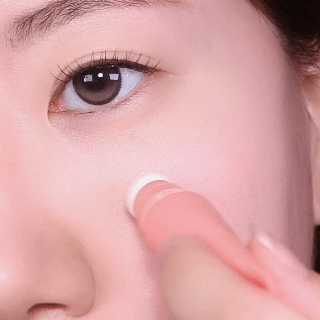Blurring Priming Cheek